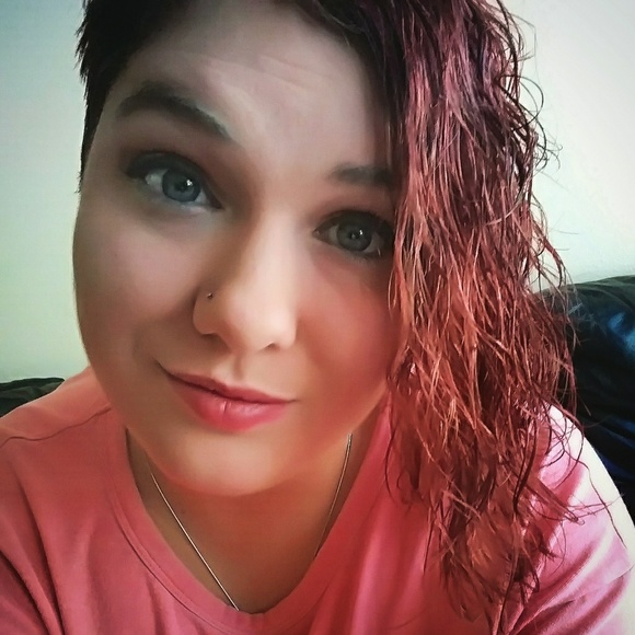 Meet the Posher Other - Meet your Posher, Heather